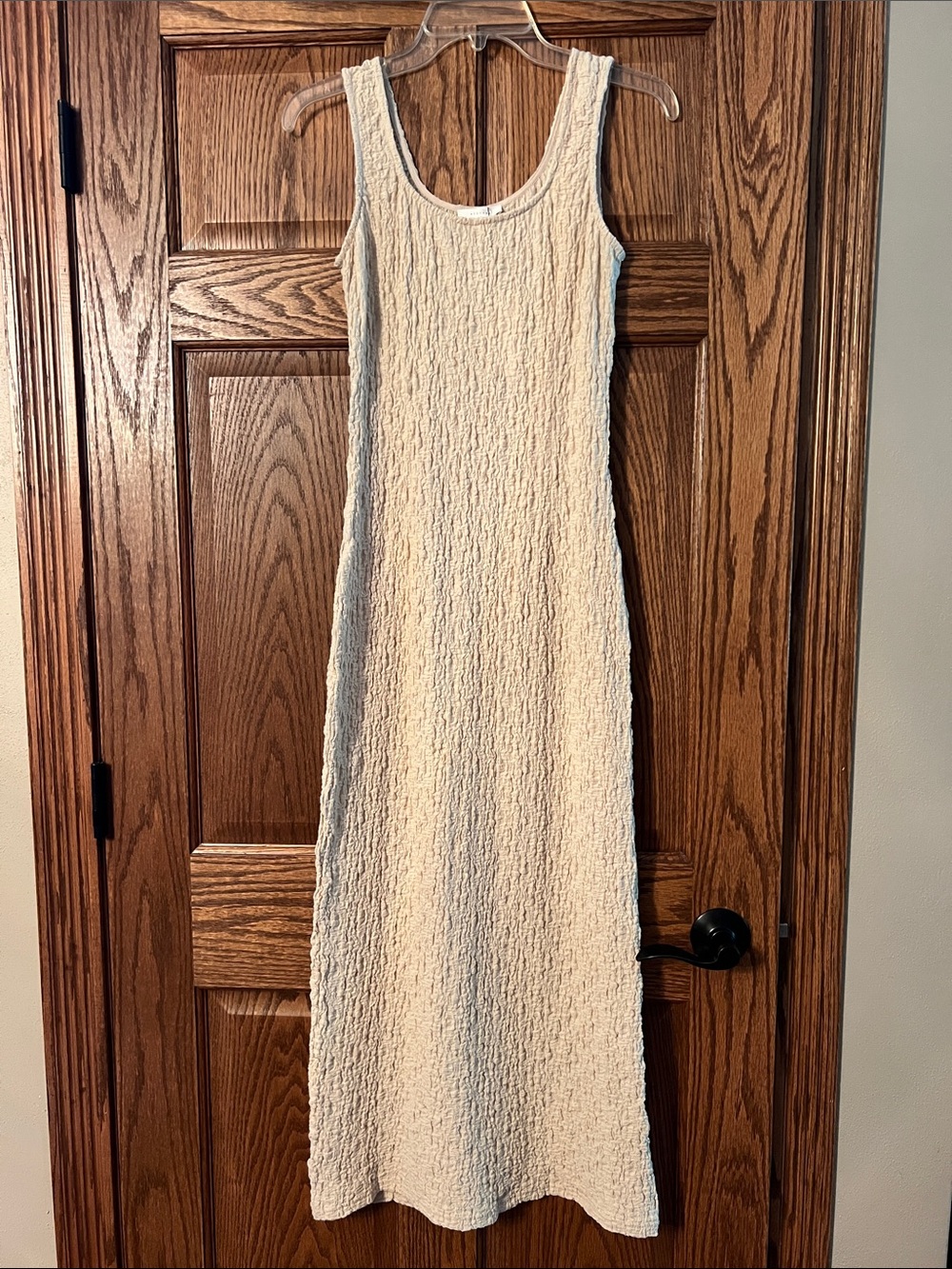 Sleeveless Scoop Neck Textured Maxi Dress -Cream